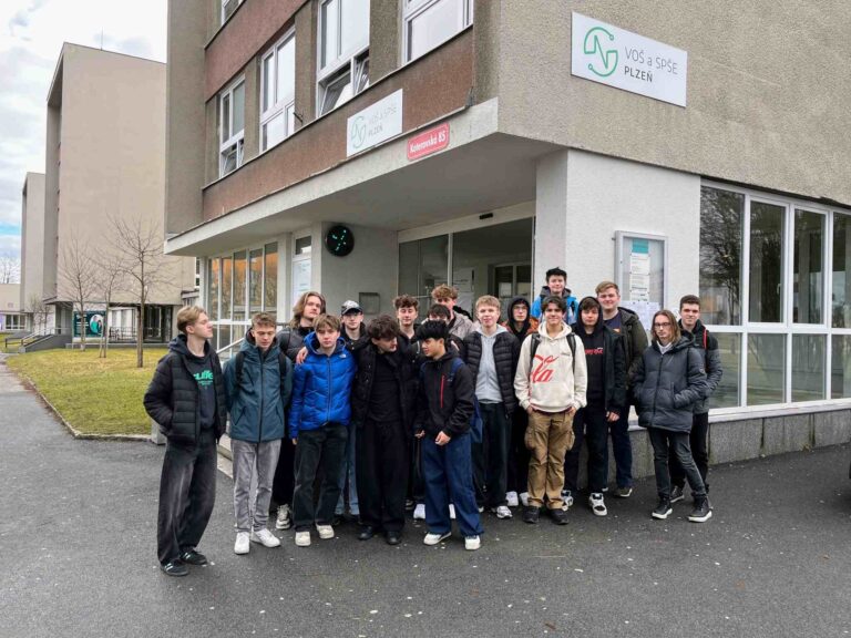Kariérní jarmark na VOŠ a SPŠE v Plzni